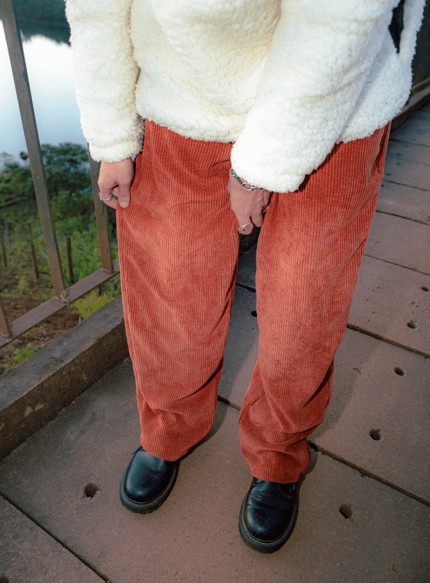 Stay Pants Cotelê (preta ou terracota)