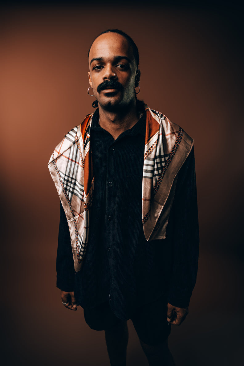 Kit Monocromático Cotelê (Camisa + Short)