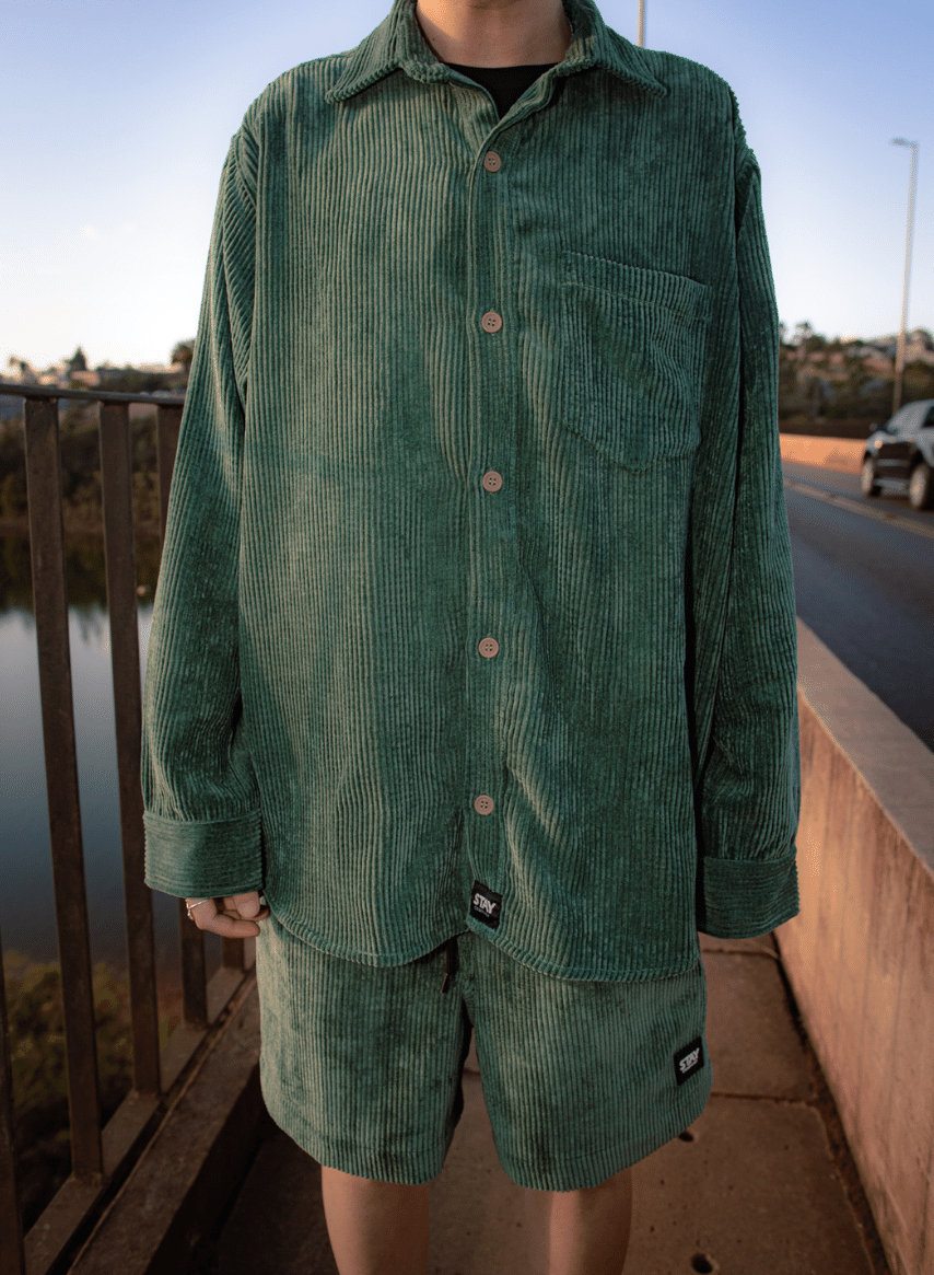 Kit Monocromático Cotelê (Camisa + Short)